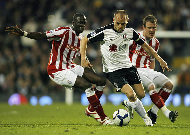 在困境中保 在困境中保